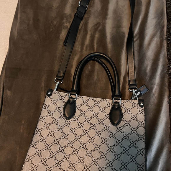 Nine West Black and Tan Tote Bag - Picture 1 of 6